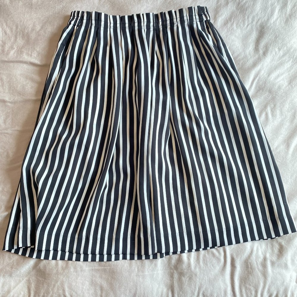 J. Crew Skirt Black White Striped Elastic Waist Size 4 Lined Pleated Detail